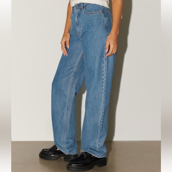 Abercrombie High Rise Taper Jean NWT - Picture 2 of 8